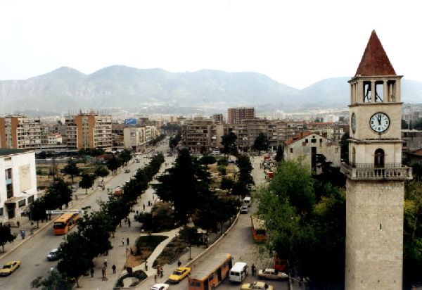 Tirana - Blick vom Mineret der Mosche mit Uhrenturm