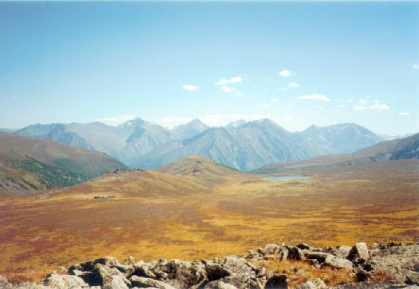Ausblick Richtung Belucha, dem hoechster Berg des Altai-Gebirges)